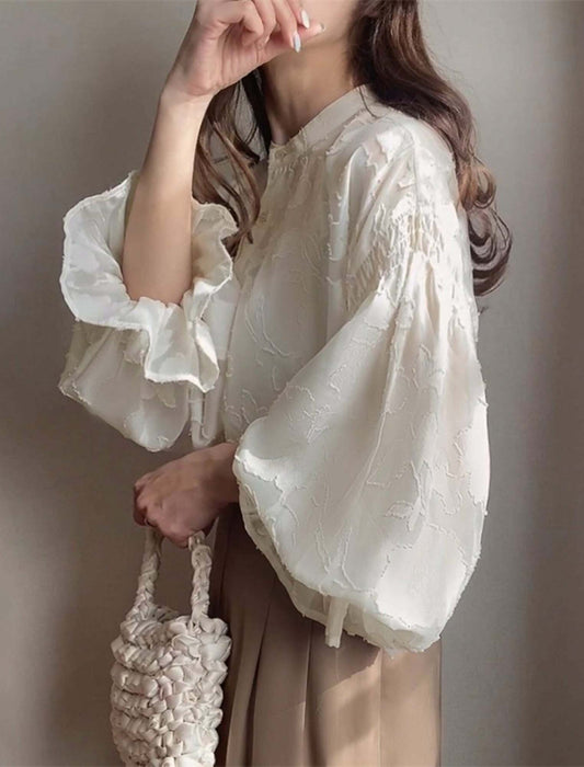 透け感がおしゃれなオーガンジーブラウス