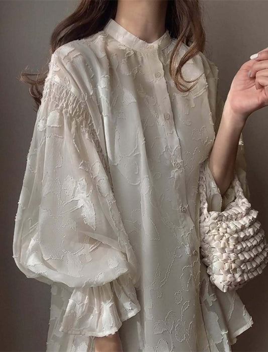 透け感がおしゃれなオーガンジーブラウス