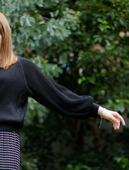 ＜SPECCHIO＞シャトルプリーツノーカラーZIPブルゾン