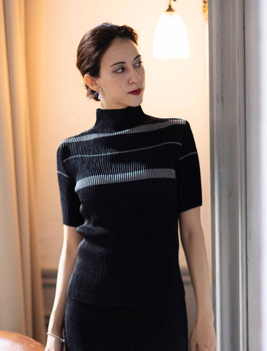 ＜SPECCHIO＞シャトルプリーツ ボトルネックプルオーバー