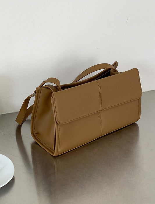 シンプルスクエアショルダーバッグ