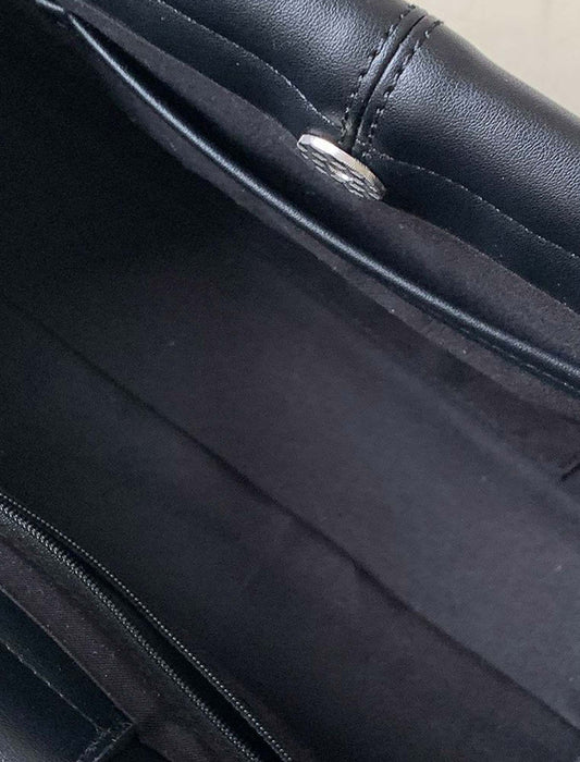 シンプルスクエアショルダーバッグ