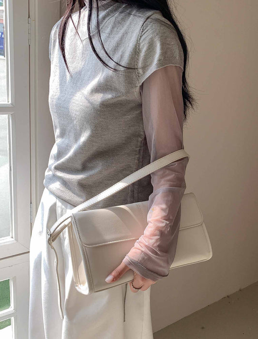 シンプルスクエアショルダーバッグ