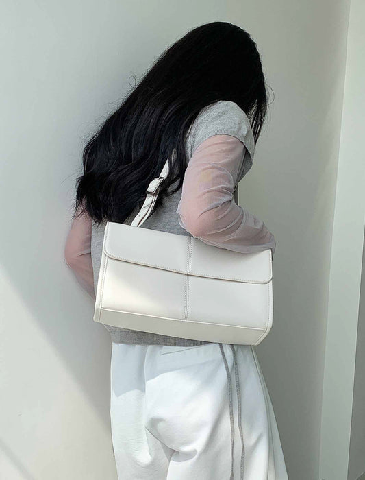 シンプルスクエアショルダーバッグ