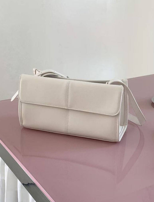 シンプルスクエアショルダーバッグ