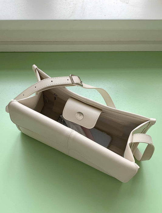 シンプルスクエアショルダーバッグ