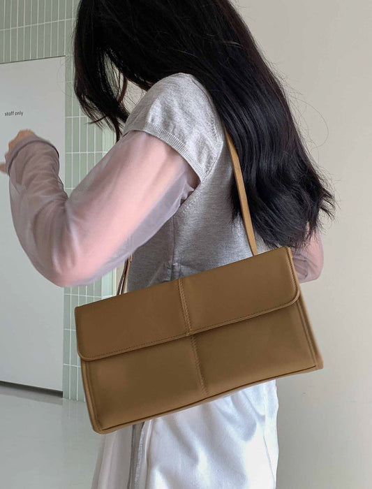 シンプルスクエアショルダーバッグ