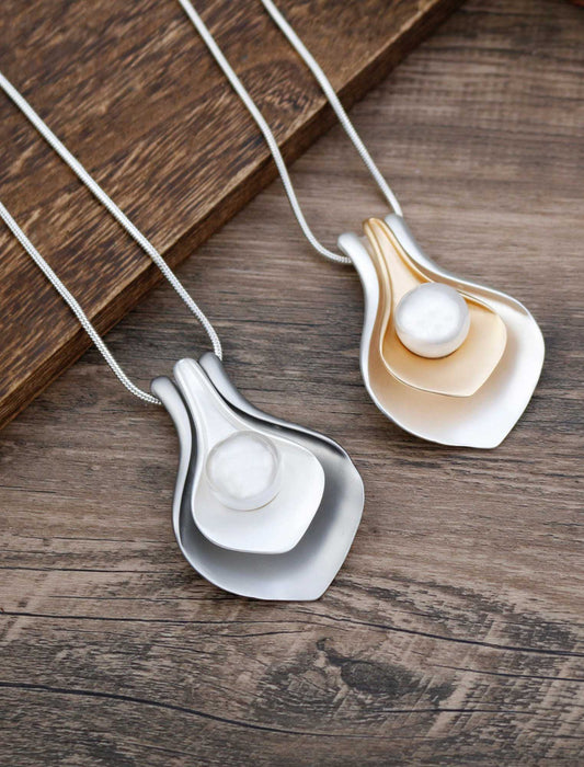 パールモチーフペンダント