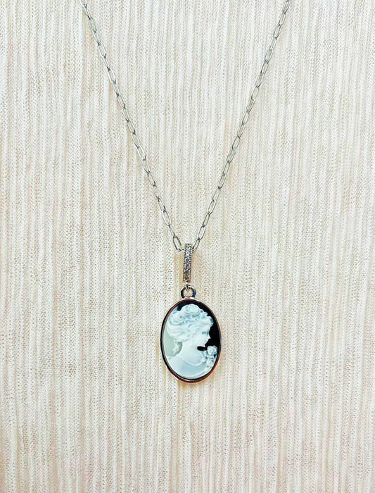カメオ風ネックレス