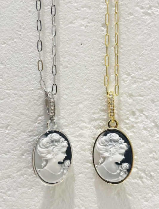 カメオ風ネックレス