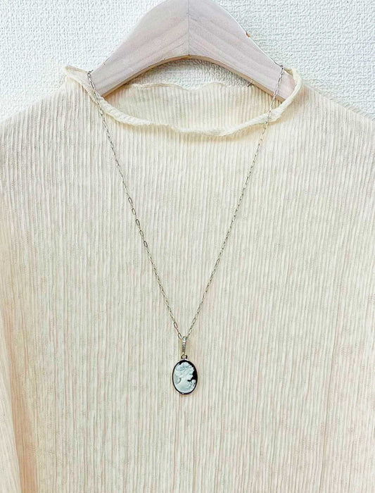 カメオ風ネックレス