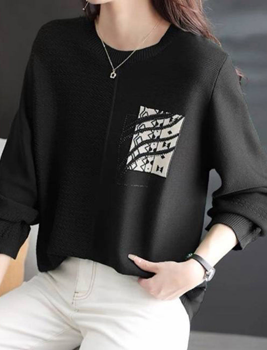 胸元デザイン入りプルオーバー