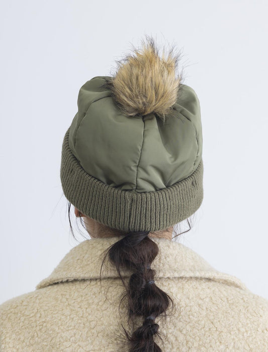 中綿ポンポンあったかニット帽　