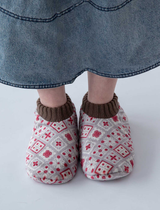 靴下とスリッパのいいとこ取りルームシューズ　