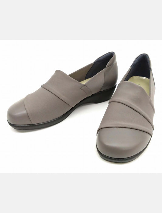 【メーカー直送(送料込)】＜Miss Kyouko＞4 撥水ストレッチスリッポン