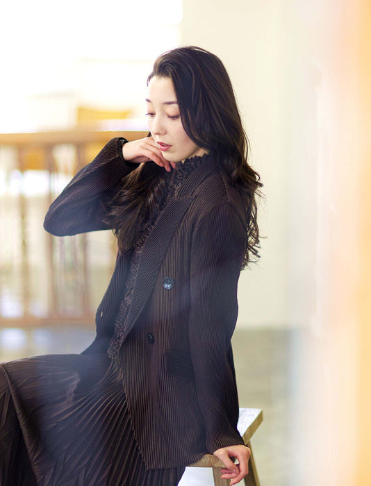 ＜SPECCHIO＞シャトルプリーツ ピークドラペル ダブルブレスト ジャケット