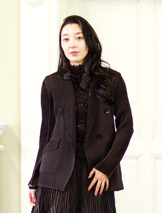 ＜SPECCHIO＞シャトルプリーツ ピークドラペル ダブルブレスト ジャケット