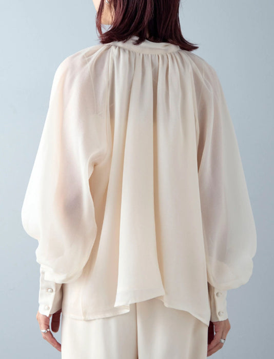 ビッグリボンブラウス