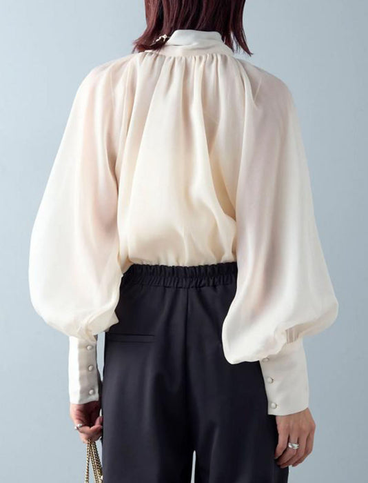 ビッグリボンブラウス