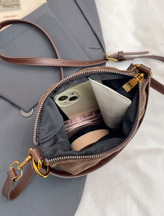 チャーム付きスエード風2wayバッグ