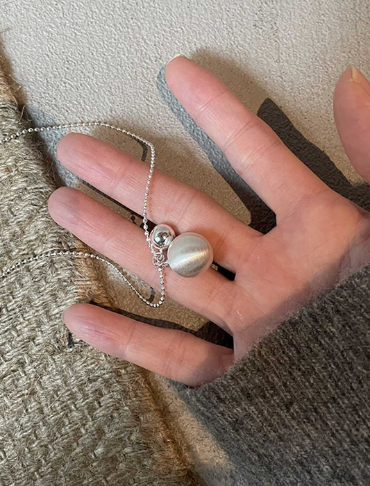 ボールチャームネックレス