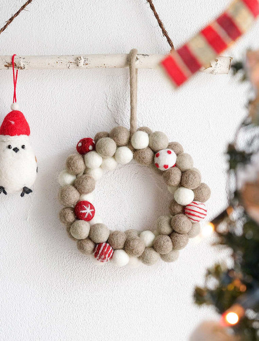 フェルトポンポンリース