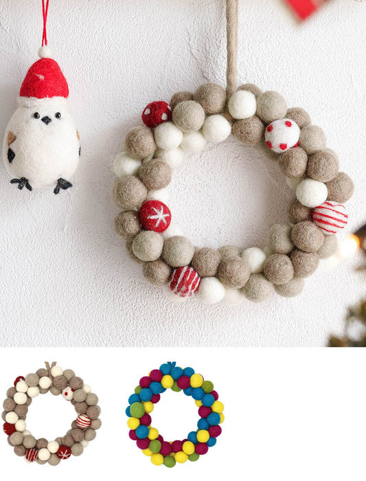 フェルトポンポンリース