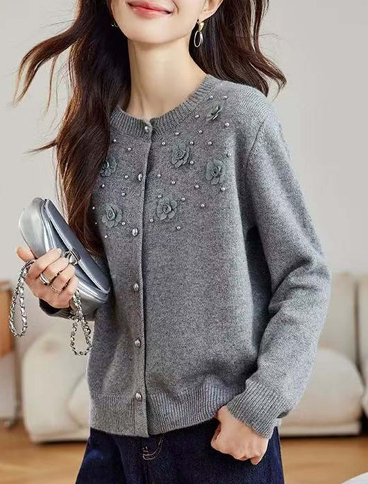 立体フラワーモチーフ付きニットカーディガン