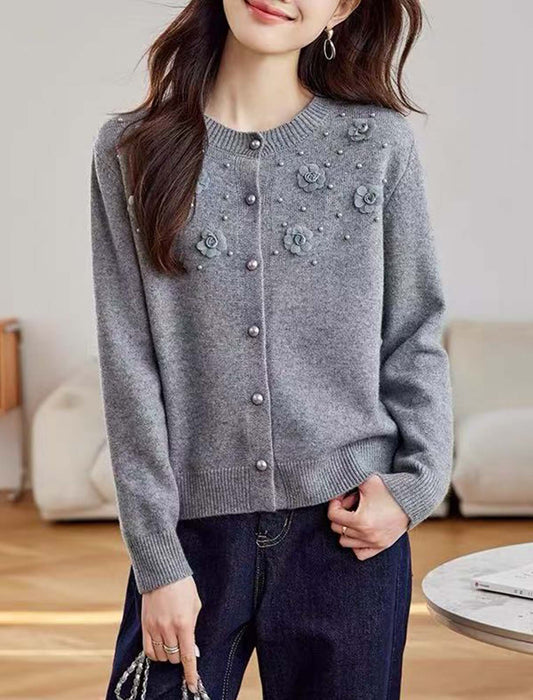 立体フラワーモチーフ付きニットカーディガン