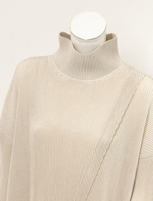 ＜SPECCHIO＞シャトル フロント切り替えデザイン ハイネックプルオーバー