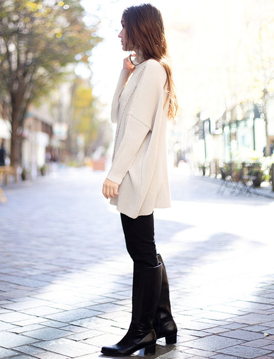 ＜SPECCHIO＞シャトル フロント切り替えデザイン ハイネックプルオーバー