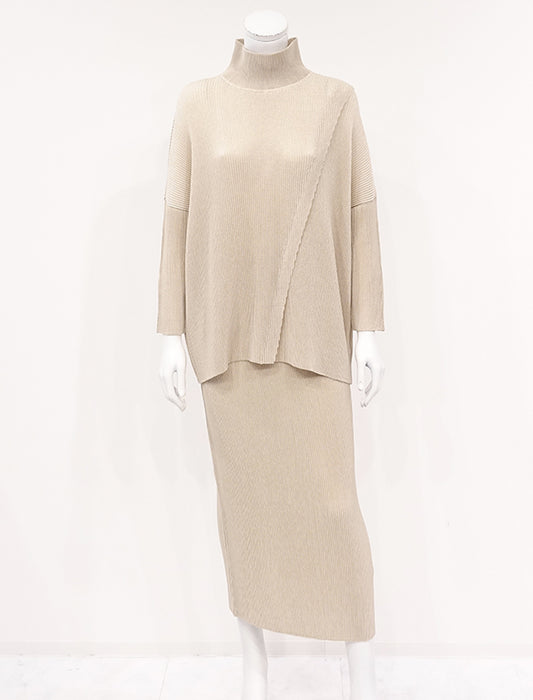 ＜SPECCHIO＞シャトル フロント切り替えデザイン ハイネックプルオーバー