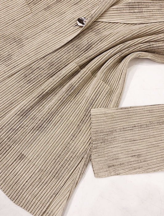 ＜SPECCHIO＞クリスタルランダムプリーツ テーラージャケット