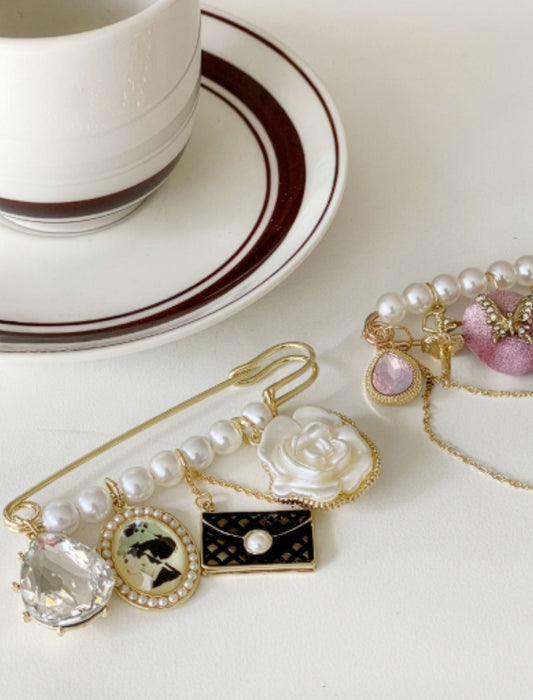 エレガントドロップチャームパールブローチ