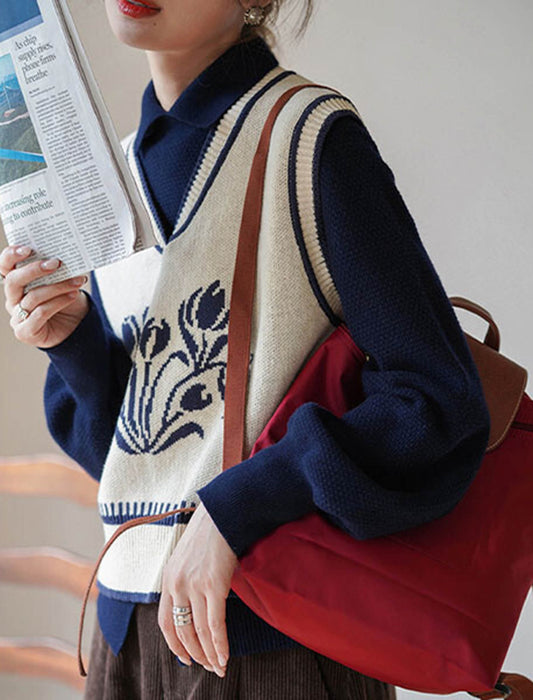 清楚なフラワーデザインニットベスト