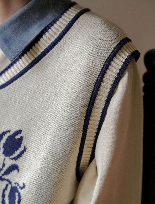 清楚なフラワーデザインニットベスト