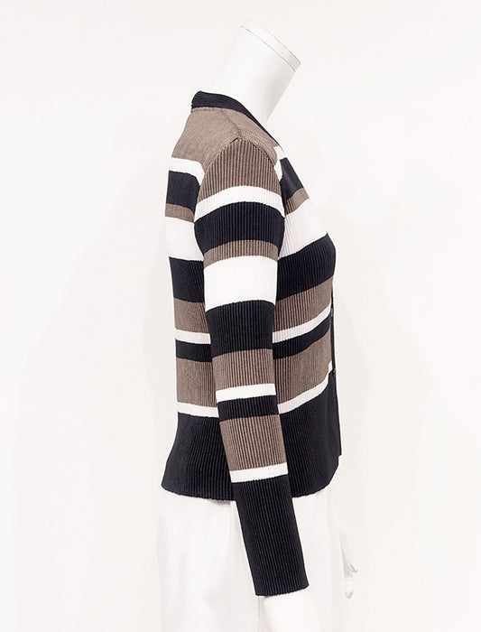 ＜SPECCHIO＞シャトルプリーツ Ｖネックジャケット