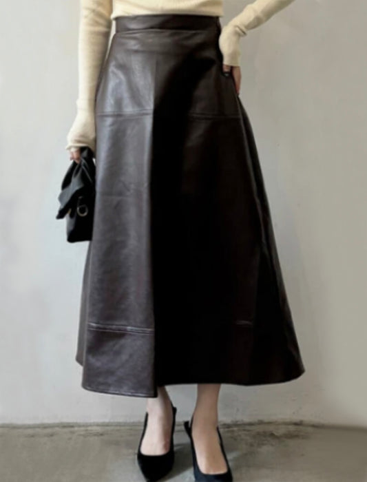 フェイクレザーステッチセミフレアスカート