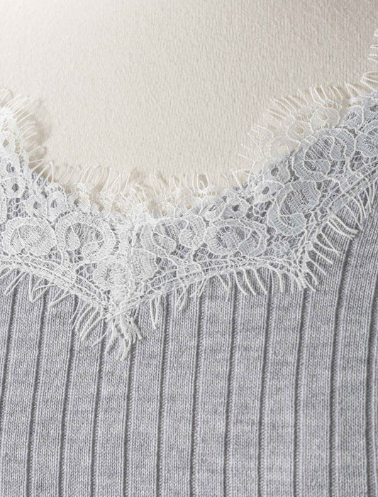 レースネックリブニット