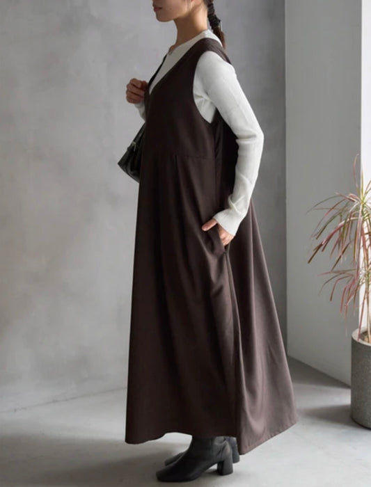 ゆったりVネックタックジャンパースカート