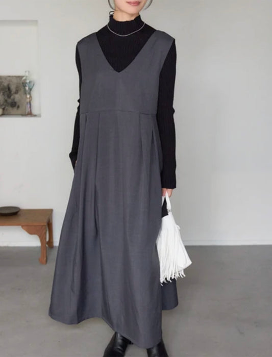 ゆったりVネックタックジャンパースカート