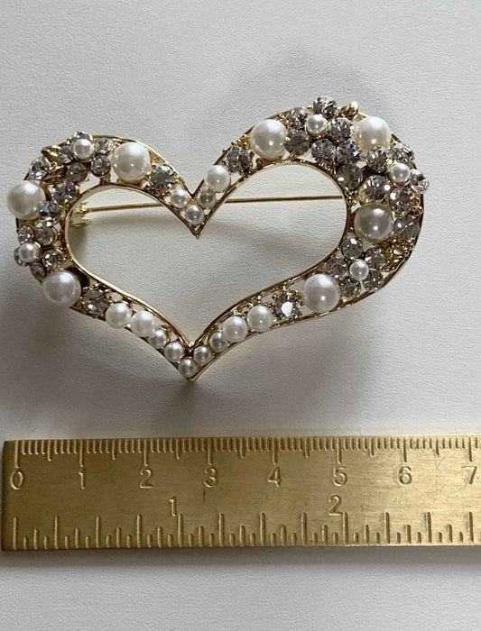 ハートモチーフエレガントブローチ