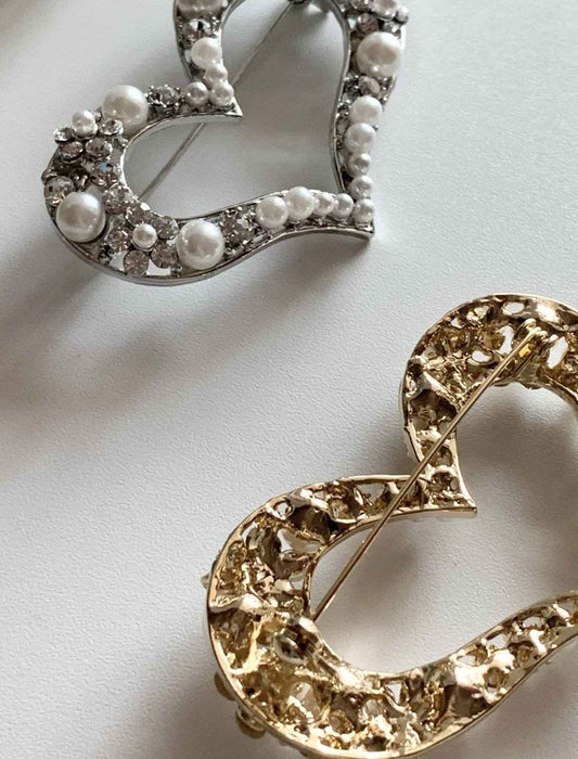 ハートモチーフエレガントブローチ