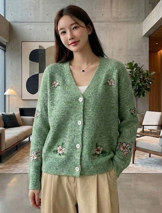 彩り花刺繍のVネックニットカーディガン
