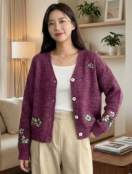 彩り花刺繍のVネックニットカーディガン