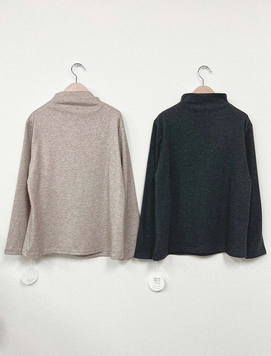 立体花モチーフ付 ハイネックプルオーバー