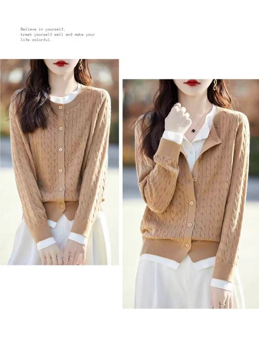 重ね着風 ケーブル編みニットプルオーバー