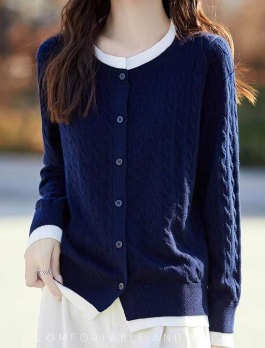 重ね着風 ケーブル編みニットプルオーバー