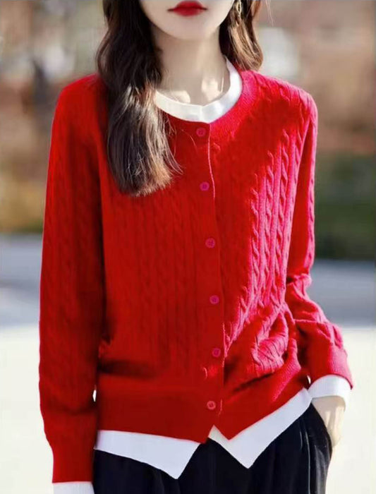 重ね着風 ケーブル編みニットプルオーバー