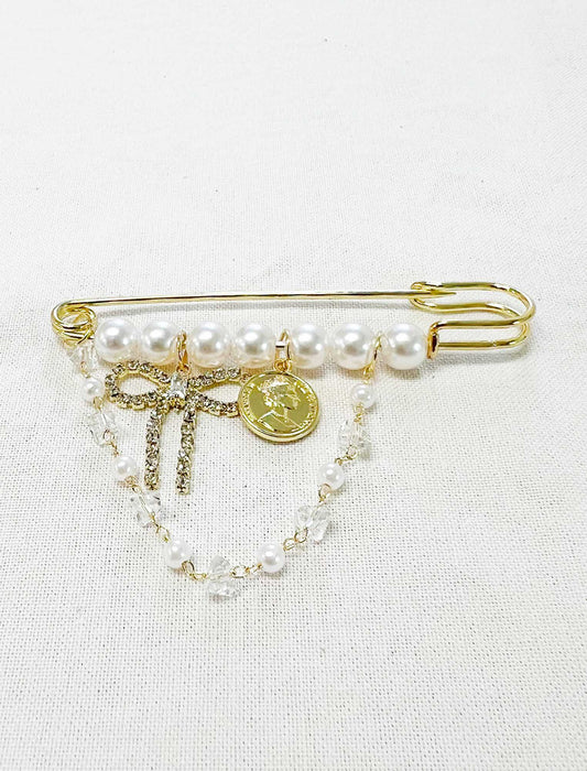 アンティーク調3連チャームのパールブローチ